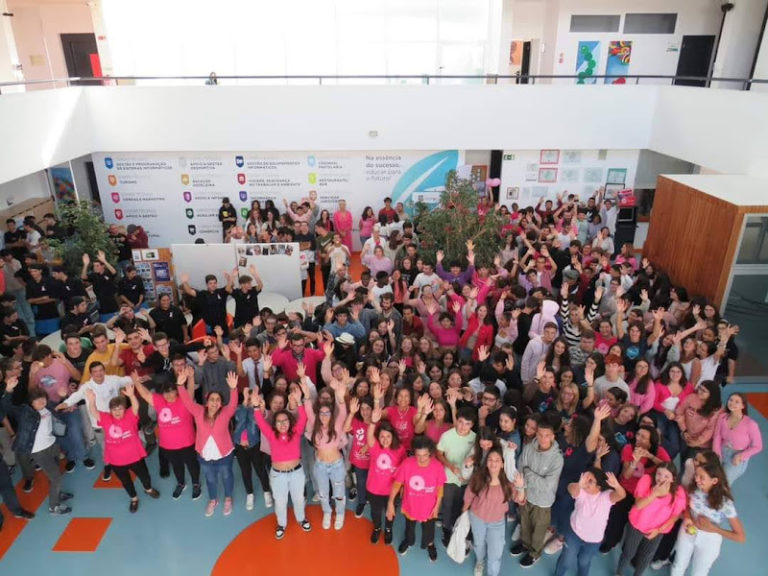 ESCO | Caminhada solidária Outubro Rosa